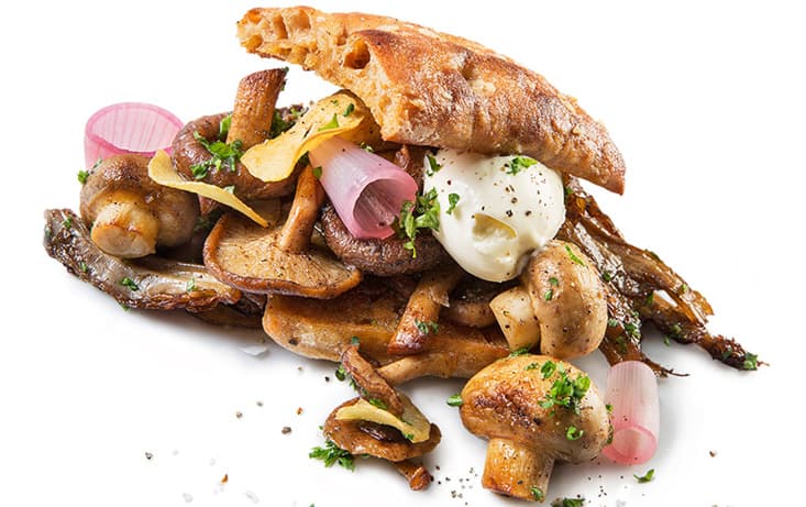 Surdegsmacka med svampfyllning & persilja - Recept | Pågen